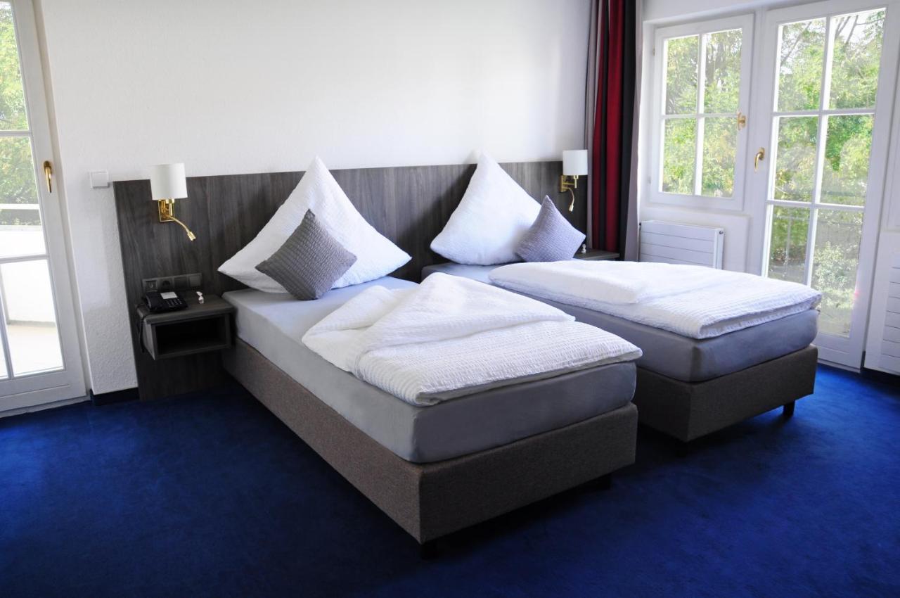 Hotel Krone Ueberlingen Am Ried Зинген Екстериор снимка