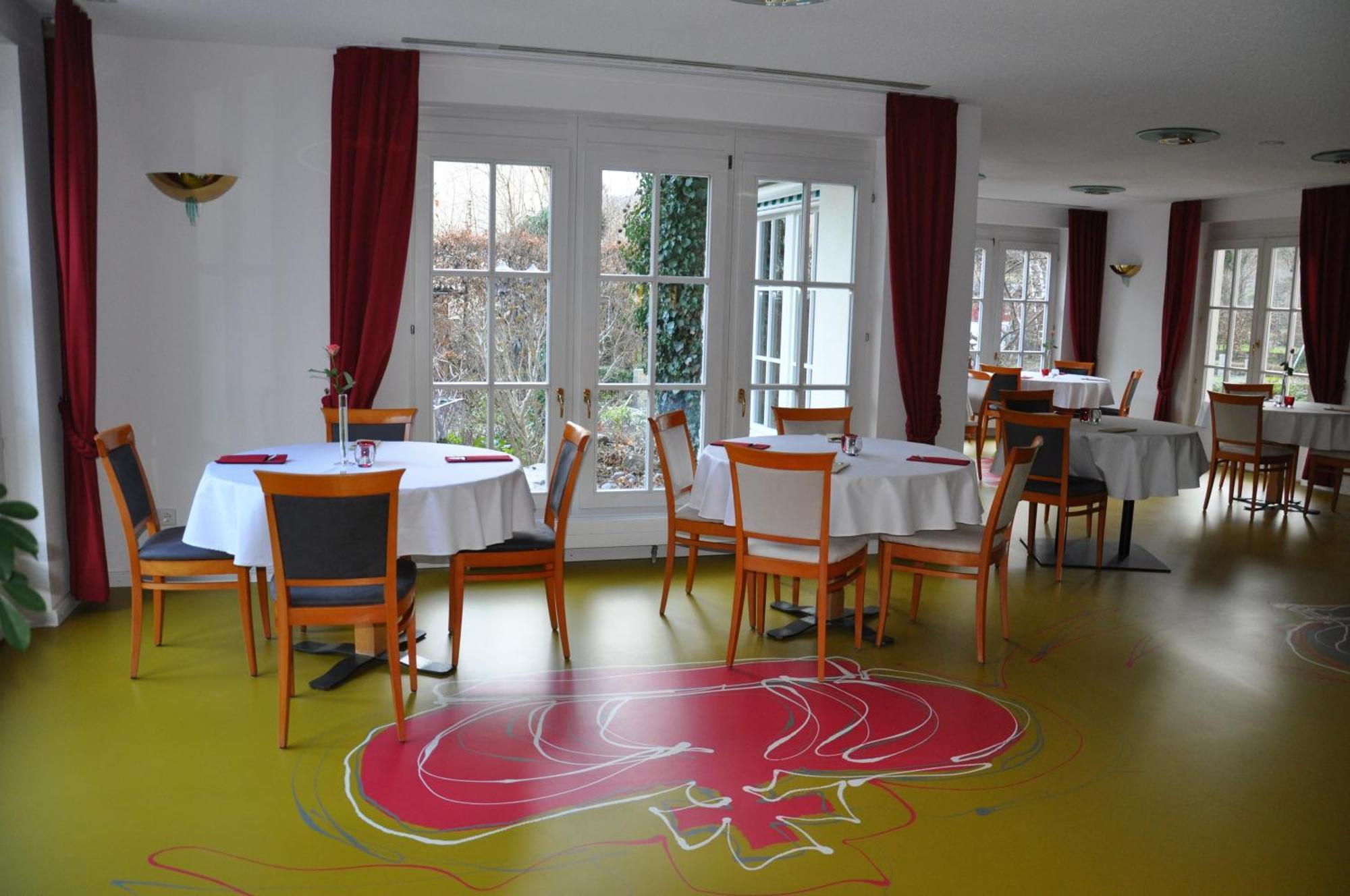 Hotel Krone Ueberlingen Am Ried Зинген Екстериор снимка