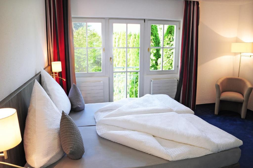 Hotel Krone Ueberlingen Am Ried Зинген Екстериор снимка